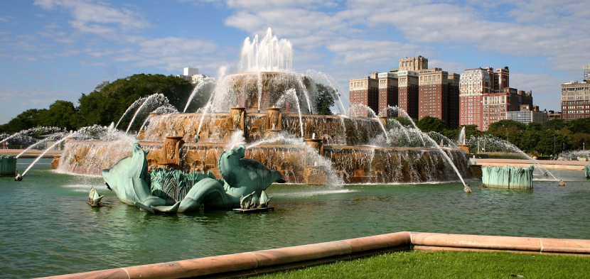 the fountain holds almost 6000000 litres of water